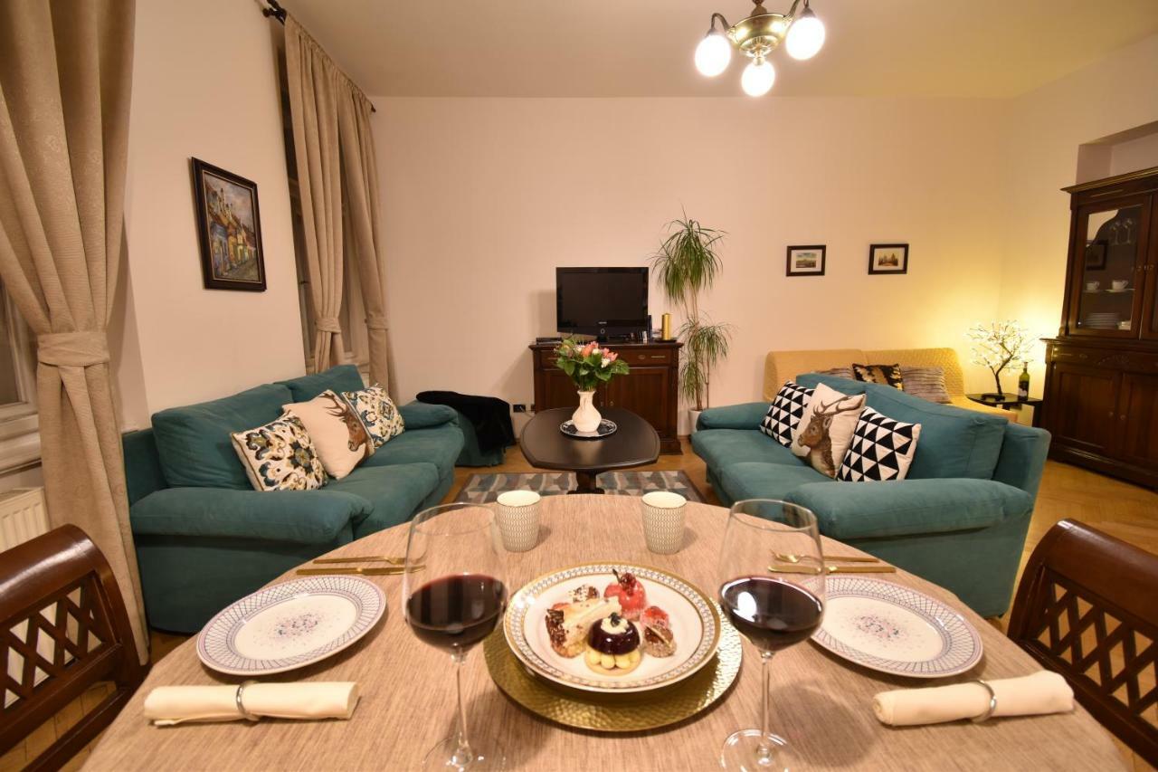 Cozy Flat By The Astronomical Clock Praga Exterior foto