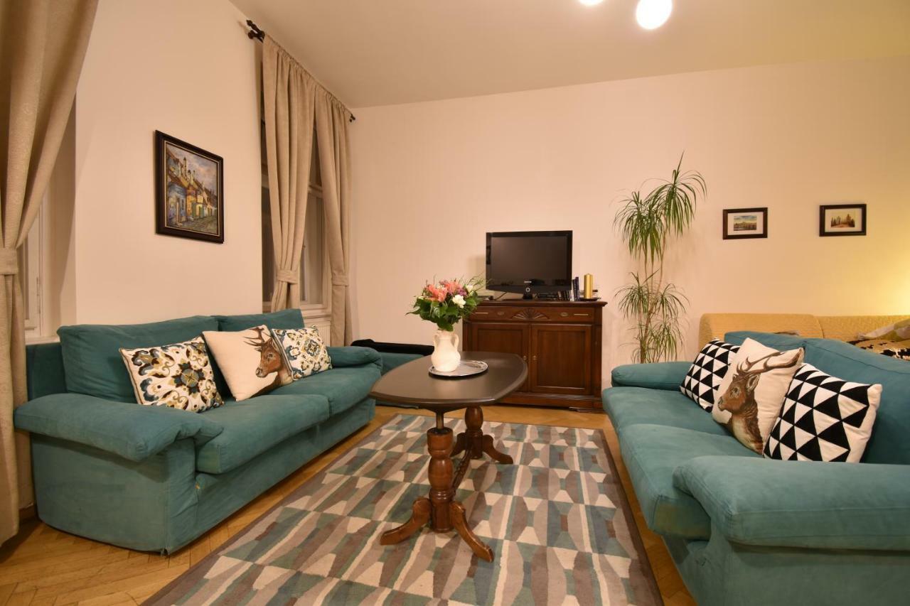 Cozy Flat By The Astronomical Clock Praga Exterior foto