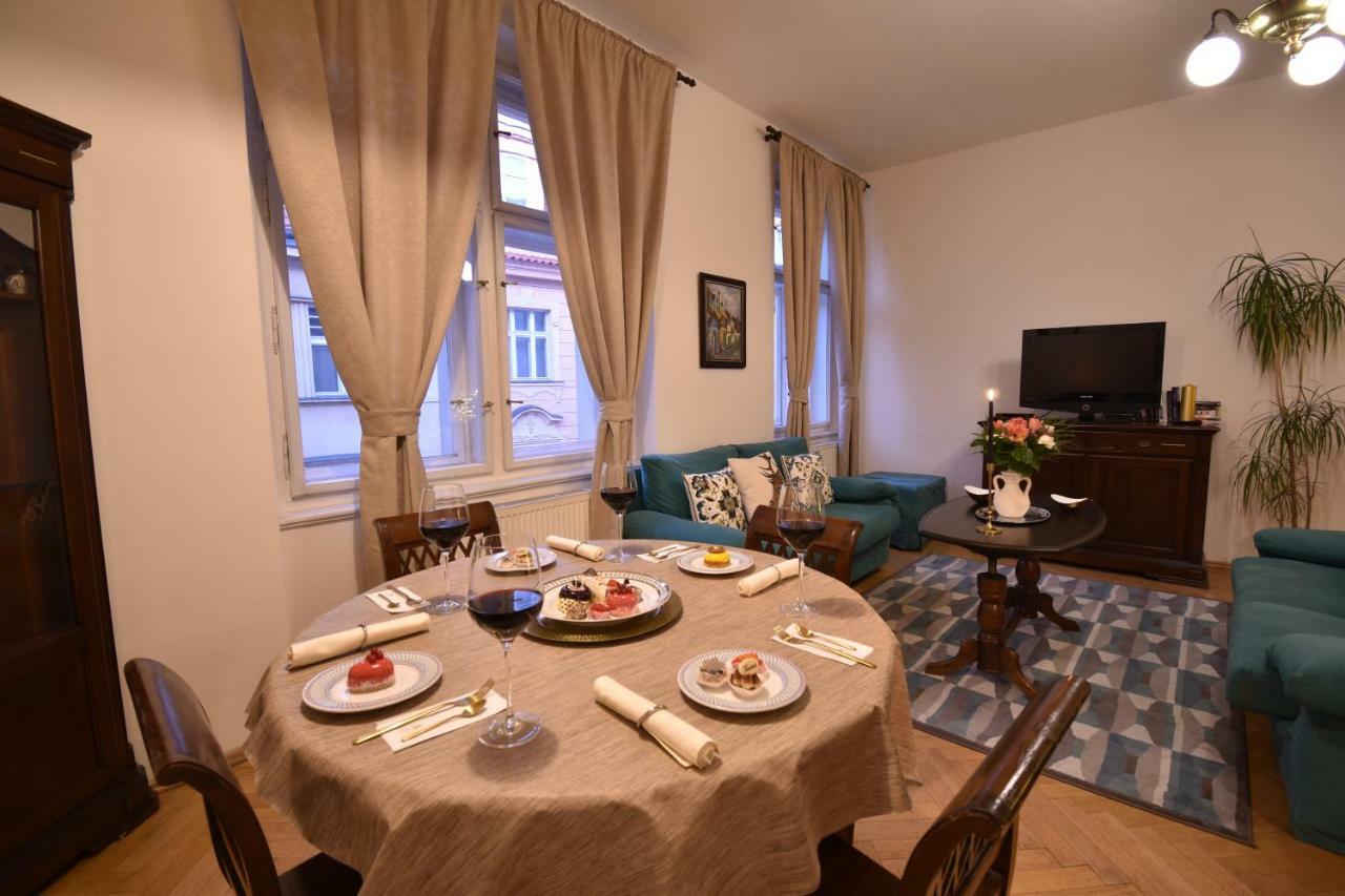 Cozy Flat By The Astronomical Clock Praga Exterior foto