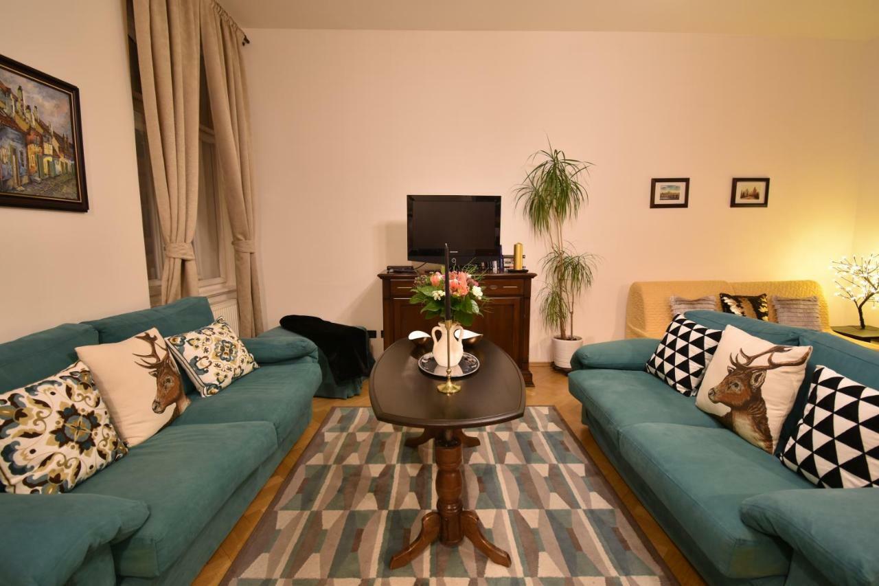 Cozy Flat By The Astronomical Clock Praga Exterior foto